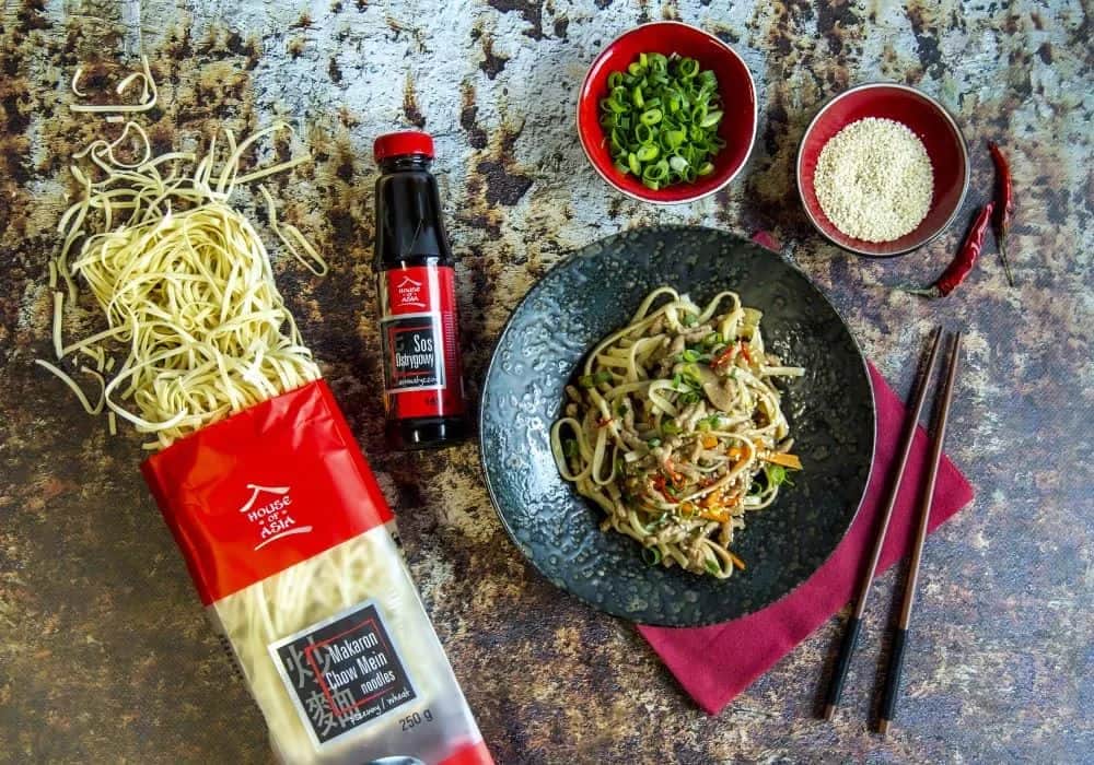 Jak zastąpić makaron chow mein? Sprawdzone alternatywy i porady
