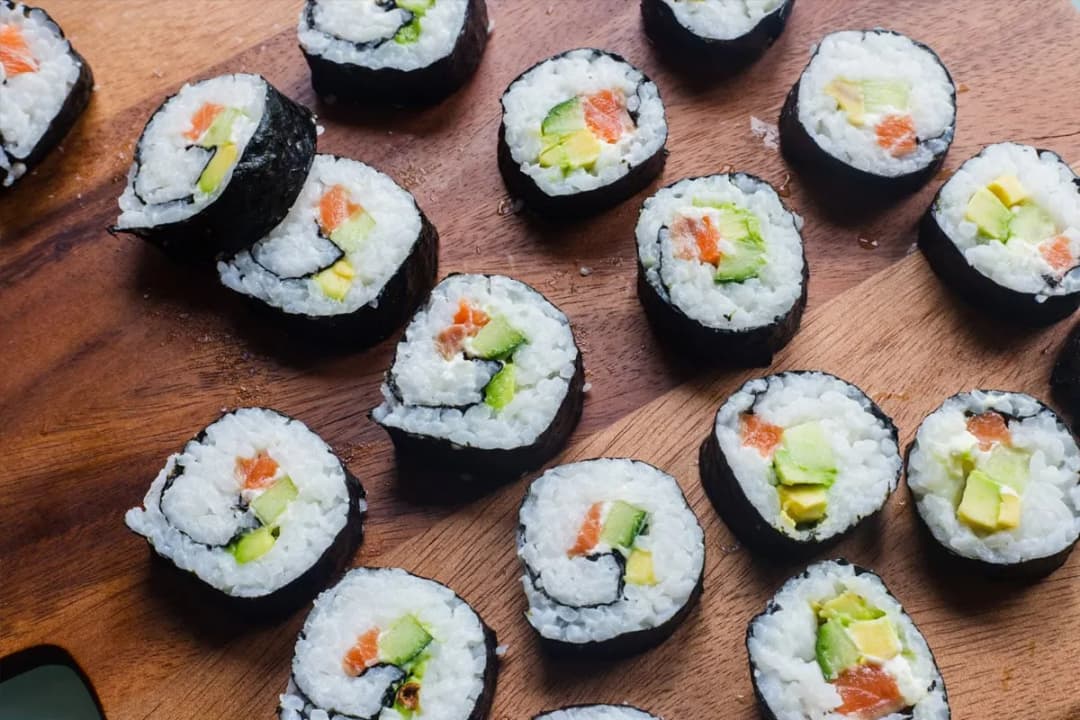 Ile ryżu na rolkę sushi? Oto ile naprawdę potrzebujesz!
