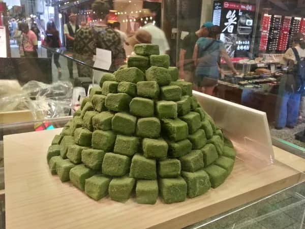 Jak jeść mochi? Odkryj najlepsze sposoby na pyszną przyjemność