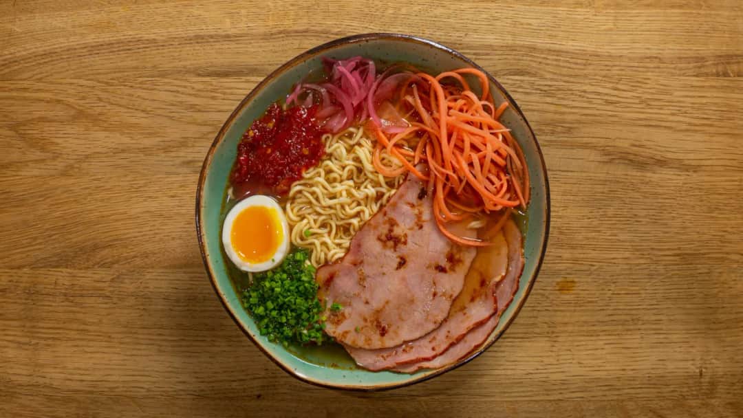 Jak zrobić ramen z zupki chińskiej w 10 minut - proste i pyszne przepisy