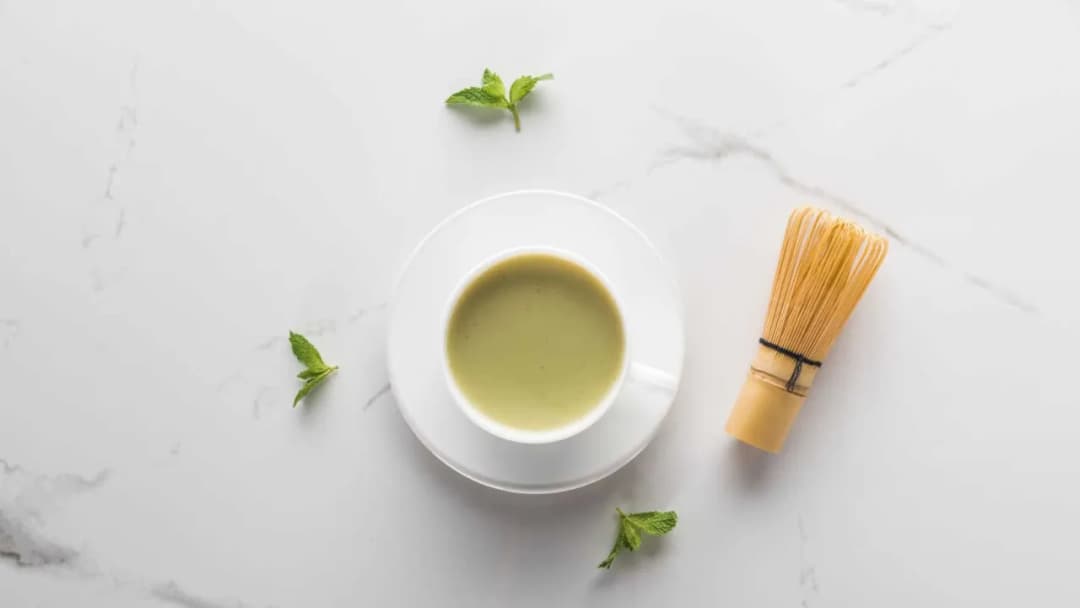 Czy matcha wpływa na ciśnienie? Fakty i mity