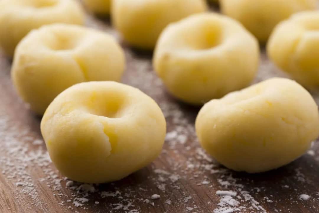 Jak mrozić kluski śląskie, aby zachować ich smak i konsystencję