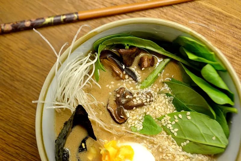 Czy można jeść ramen w ciąży? Sprawdź, co warto wiedzieć!