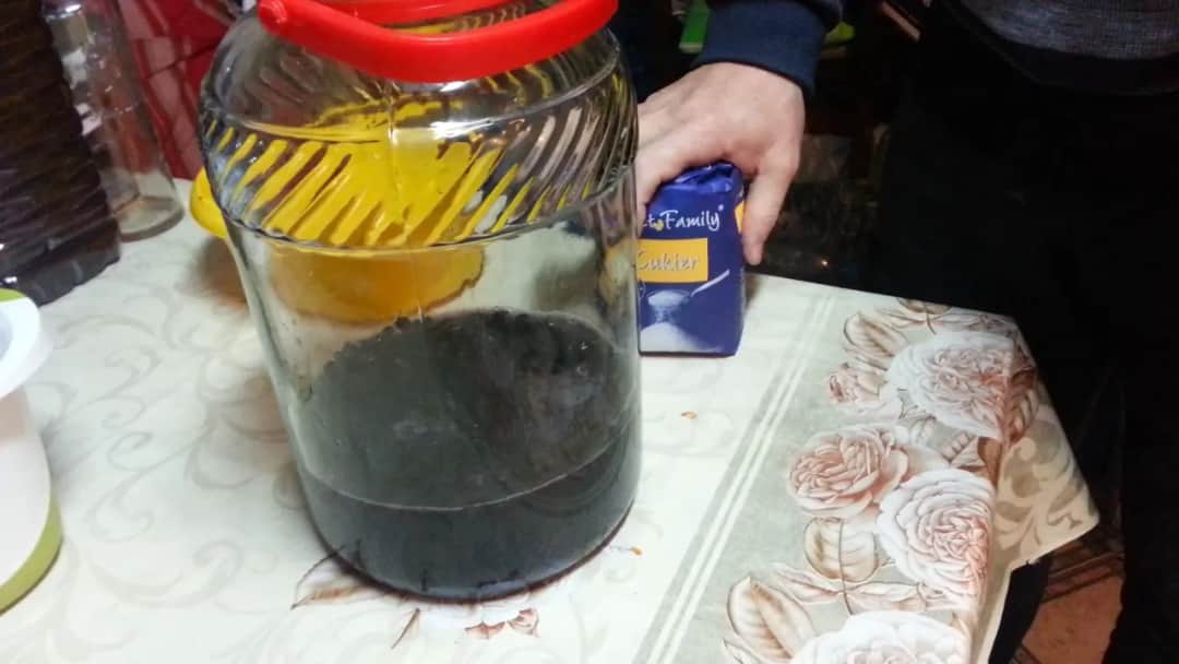 Jak zrobić nalewkę z aronii mrożonej - prosta receptura i porady