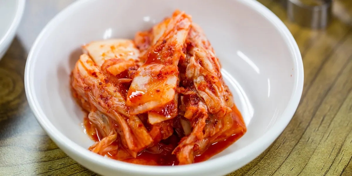 Jak przygotować kimchi - prosta receptura na idealne fermentowane danie