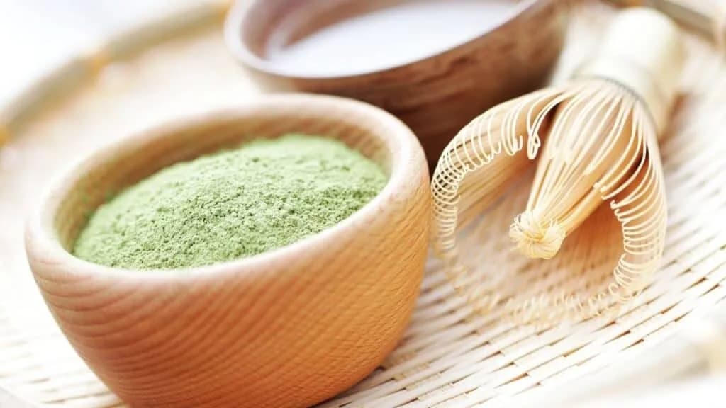Matcha co to znaczy? Odkryj znaczenie i zdrowotne korzyści tej herbaty